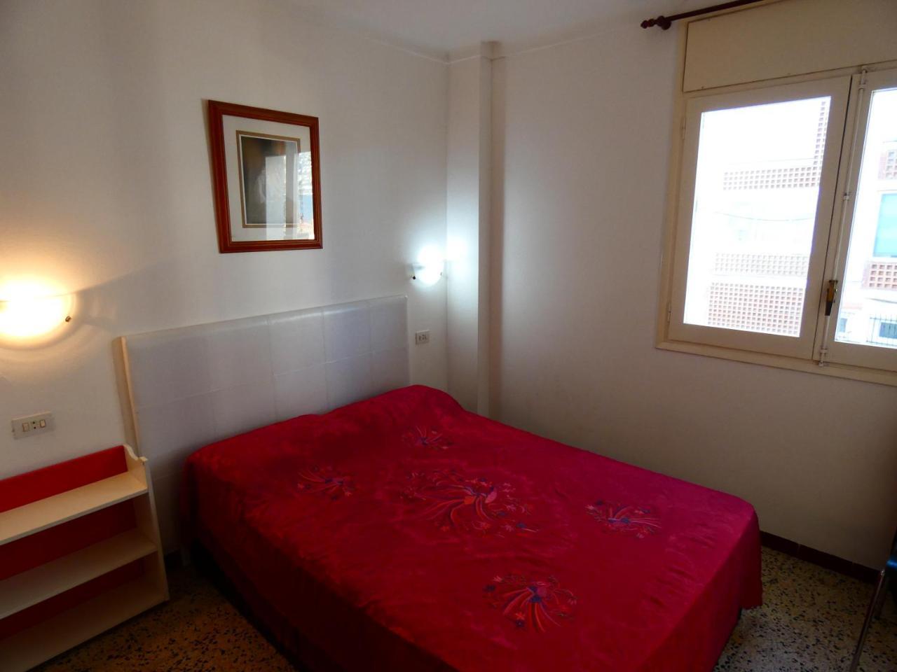 Europa 18 Apartment Roses Exterior photo